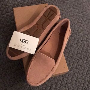 Uggs loafers 5.5
